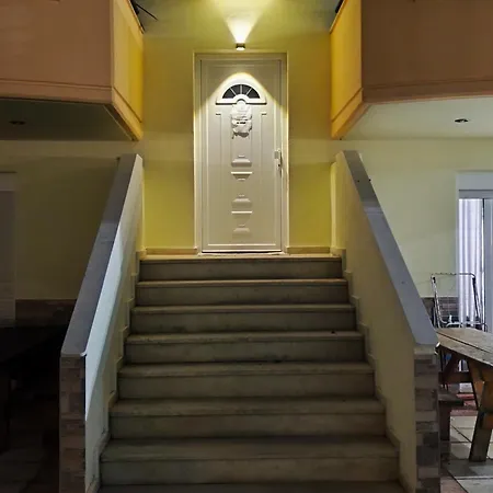 Apartment & Vasiliki