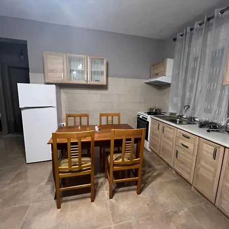 Apartment & Vasiliki
